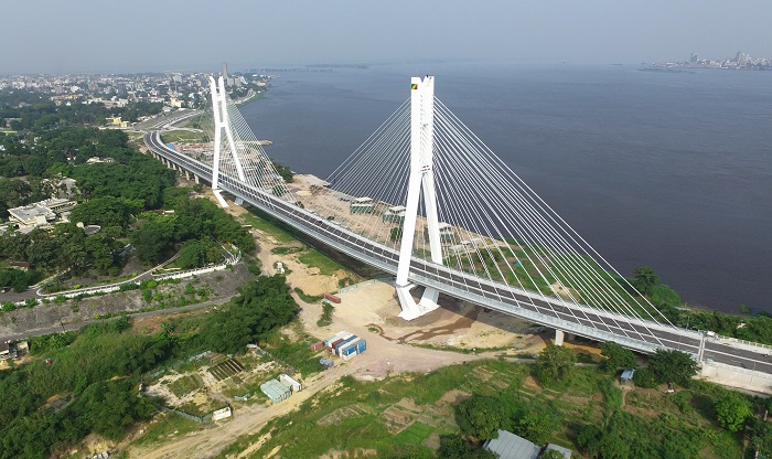 2.刚果（布）布拉柴维尔滨河大道改扩建工程.JPG