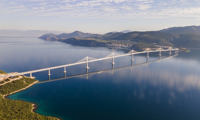 1.克罗地亚佩列沙茨跨海大桥及连接线工程.jpg